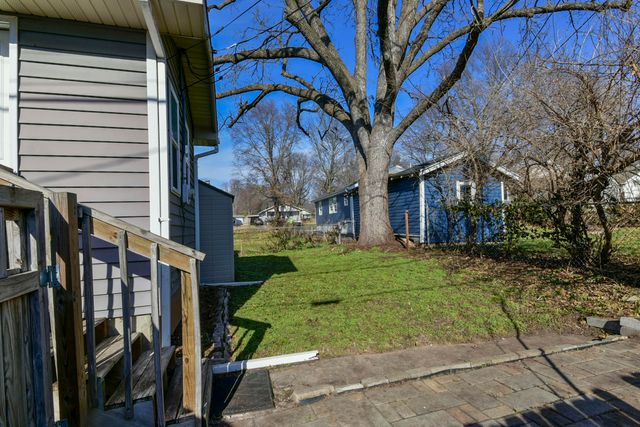 1342 S Kimbrough Avenue, Springfield, MO 65807