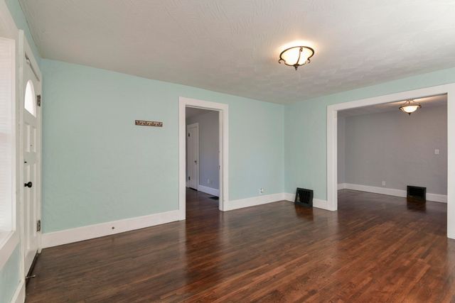 1342 S Kimbrough Avenue, Springfield, MO 65807