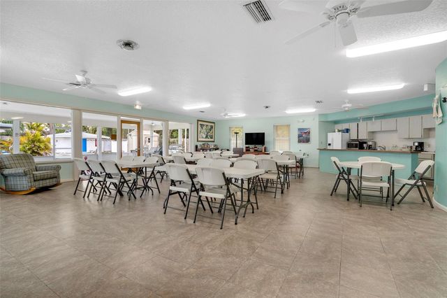 12400 PARK BLVD 206, Seminole, FL 33772