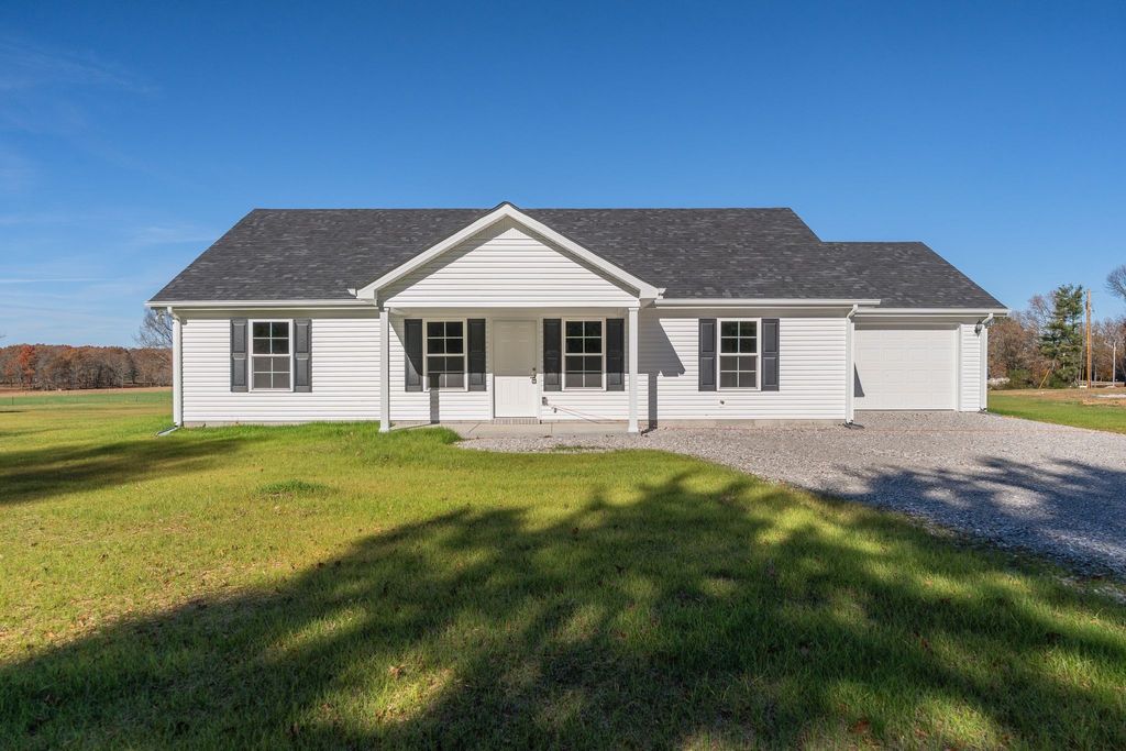 1585 Paynes Church Rd, Winchester, TN 37398