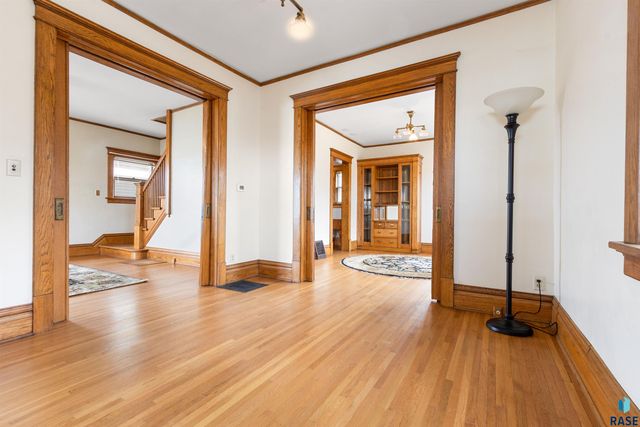 215 E 14th St Street, Sioux Falls, SD 57104