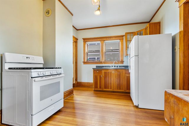 215 E 14th St Street, Sioux Falls, SD 57104