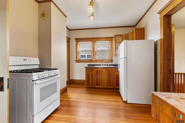 215 E 14th St Street, Sioux Falls, SD 57104