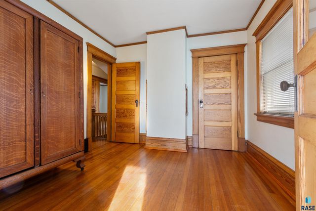 215 E 14th St Street, Sioux Falls, SD 57104