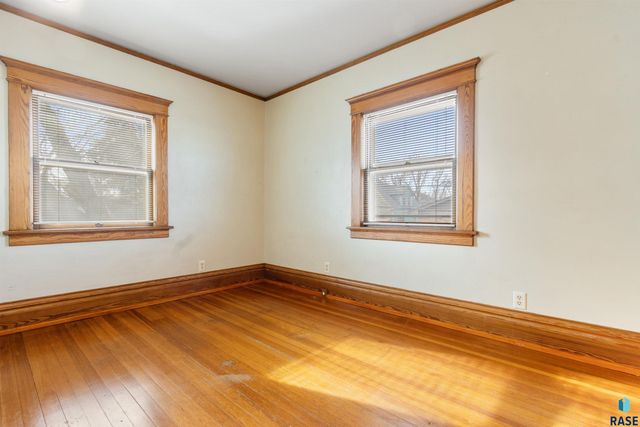 215 E 14th St Street, Sioux Falls, SD 57104