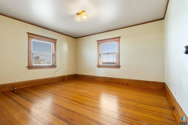 215 E 14th St Street, Sioux Falls, SD 57104