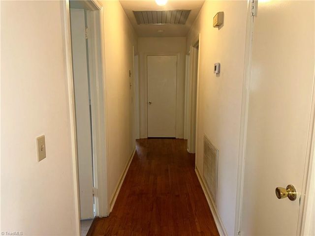 529 E Devon Drive E, Mount Airy, NC 27030