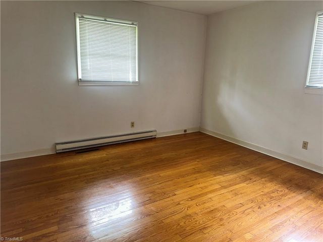 529 E Devon Drive E, Mount Airy, NC 27030