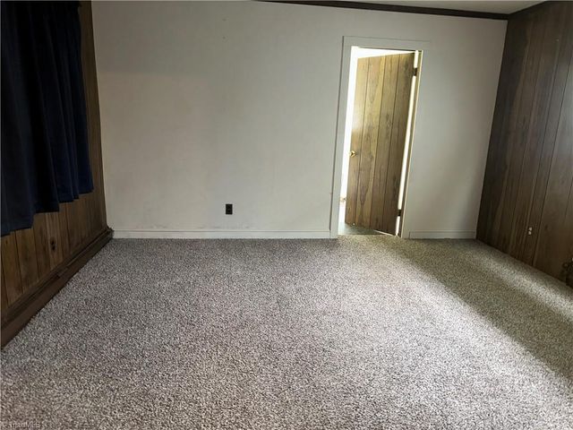 529 E Devon Drive E, Mount Airy, NC 27030