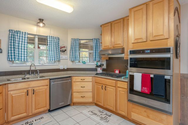 6100 W Dogwood Drive, Crestview, FL 32536