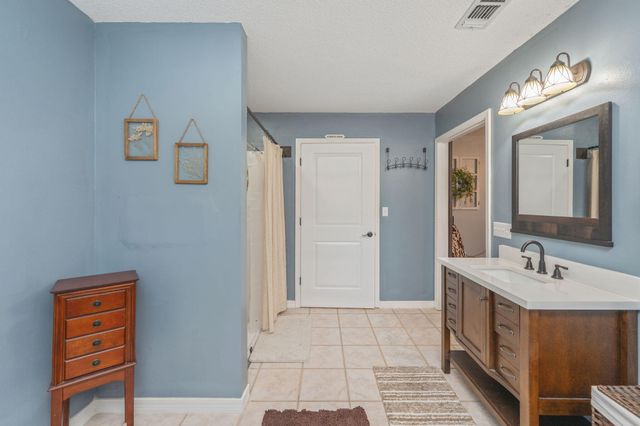 6100 W Dogwood Drive, Crestview, FL 32536