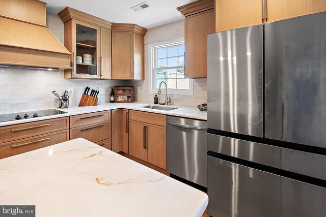 56 GRIDIRON RD, Levittown, PA 19057