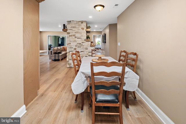 56 GRIDIRON RD, Levittown, PA 19057