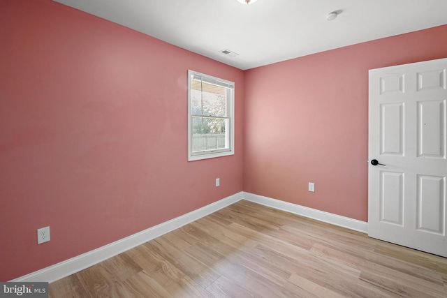 56 GRIDIRON RD, Levittown, PA 19057