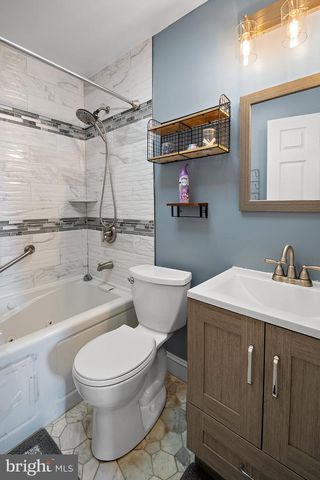 56 GRIDIRON RD, Levittown, PA 19057