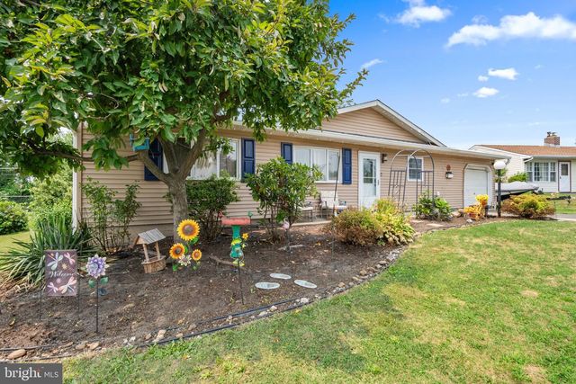 56 GRIDIRON RD, Levittown, PA 19057