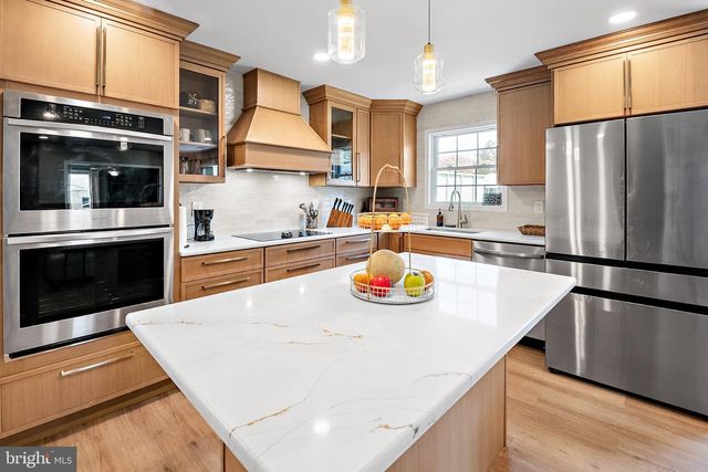 56 GRIDIRON RD, Levittown, PA 19057