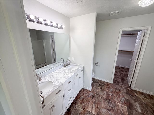9002 Barracuda Drive, Texas City, TX 77591