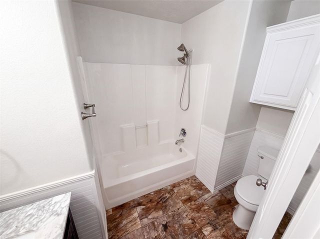 9002 Barracuda Drive, Texas City, TX 77591