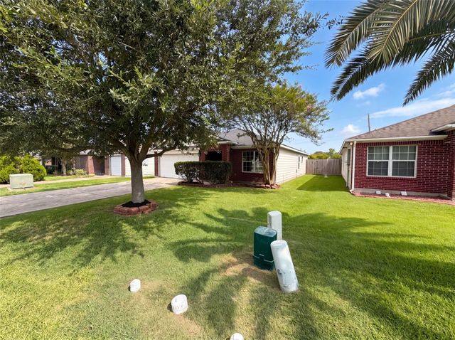 9002 Barracuda Drive, Texas City, TX 77591
