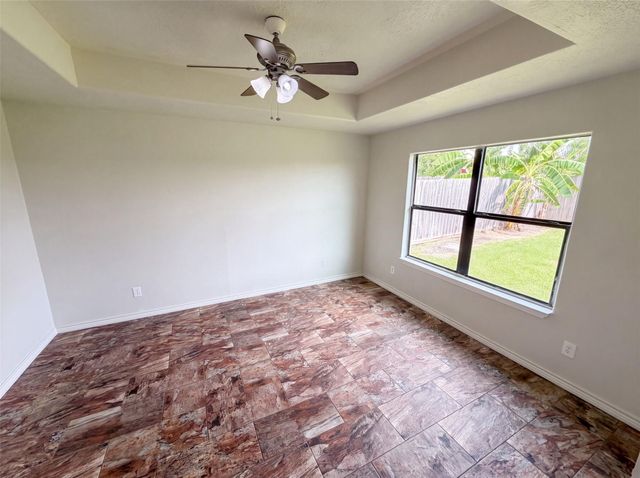 9002 Barracuda Drive, Texas City, TX 77591