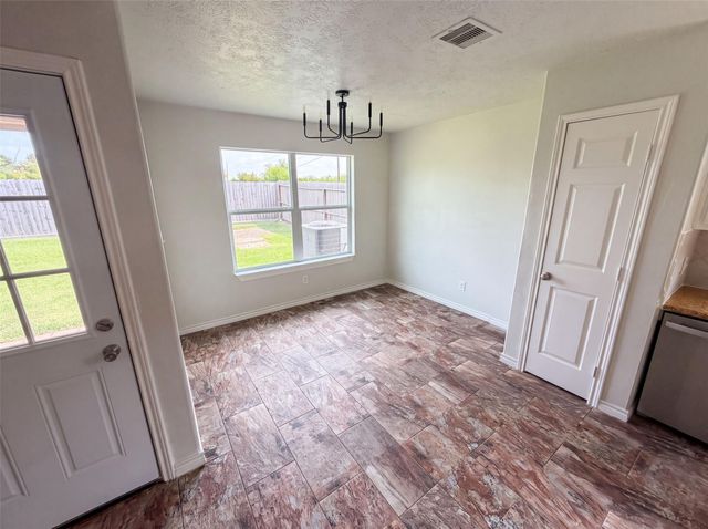 9002 Barracuda Drive, Texas City, TX 77591