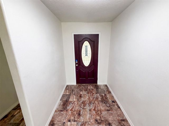 9002 Barracuda Drive, Texas City, TX 77591