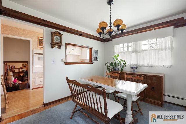 39 Herold Place, Metuchen, NJ 08840