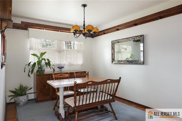 39 Herold Place, Metuchen, NJ 08840