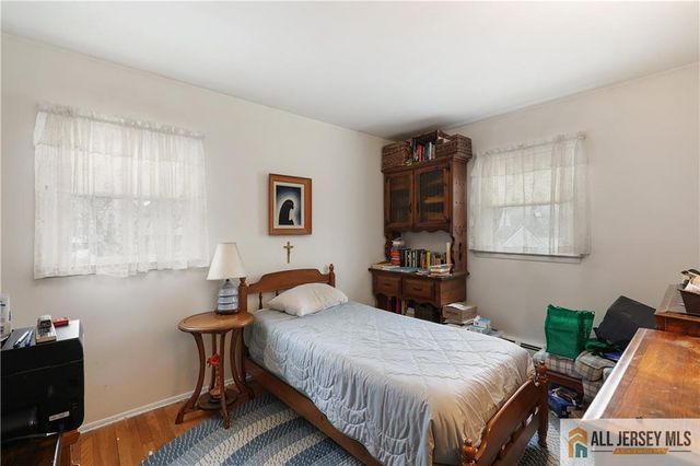 39 Herold Place, Metuchen, NJ 08840