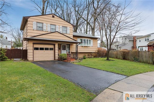39 Herold Place, Metuchen, NJ 08840