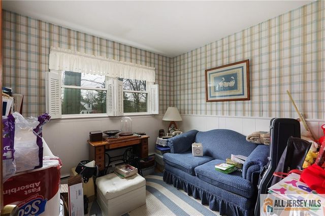 39 Herold Place, Metuchen, NJ 08840