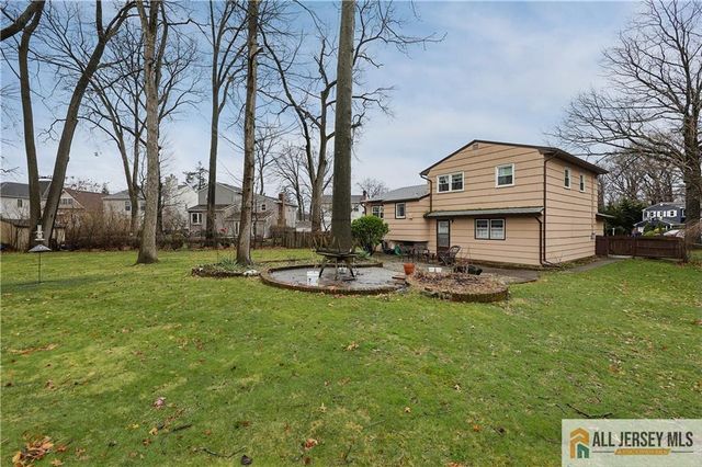 39 Herold Place, Metuchen, NJ 08840