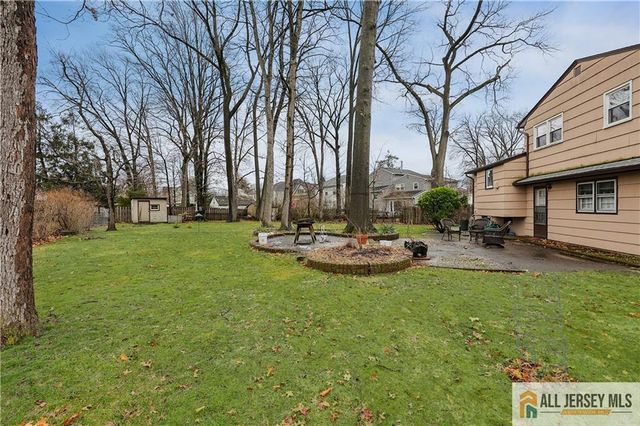 39 Herold Place, Metuchen, NJ 08840