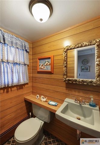 39 Herold Place, Metuchen, NJ 08840