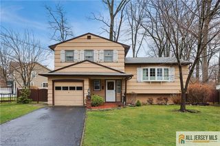 39 Herold Place, Metuchen, NJ 08840