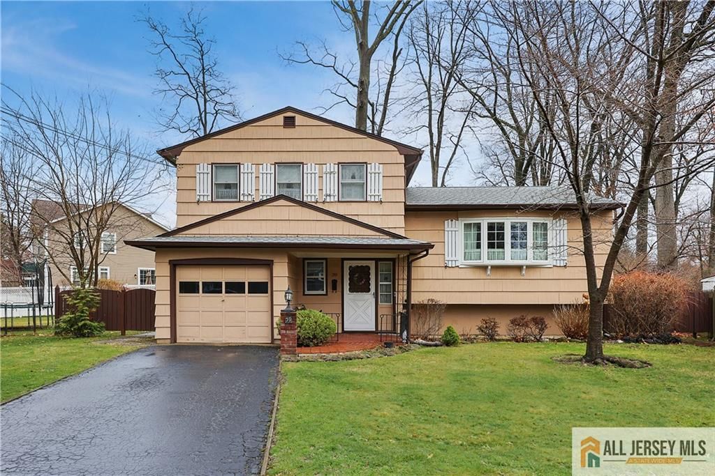 39 Herold Place, Metuchen, NJ 08840