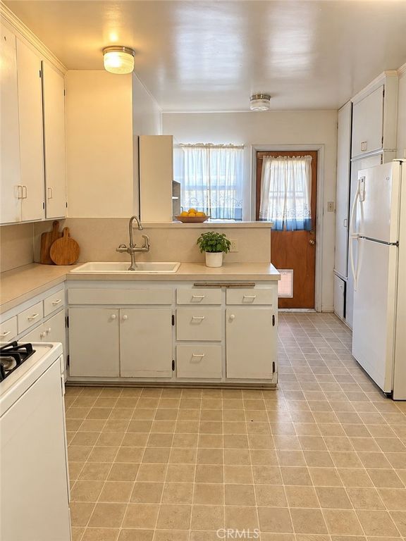 3303 Sequoia, South Gate, CA 90280 — photo 3