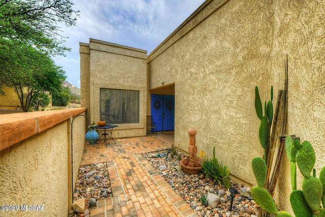 1184 E Camino Diestro, Oro Valley, AZ 85704