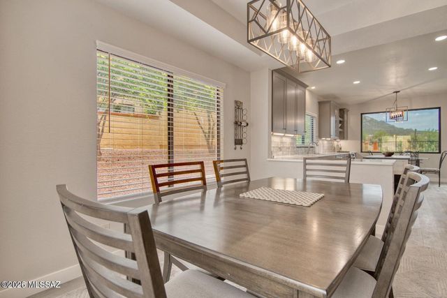 1184 E Camino Diestro, Oro Valley, AZ 85704