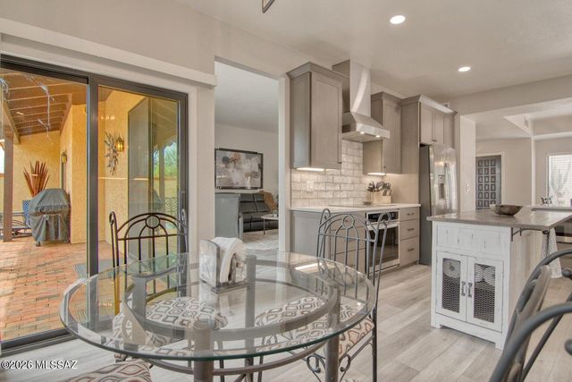 1184 E Camino Diestro, Oro Valley, AZ 85704