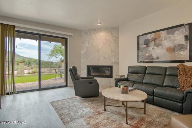 1184 E Camino Diestro, Oro Valley, AZ 85704