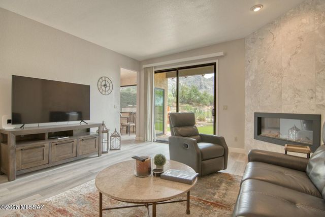 1184 E Camino Diestro, Oro Valley, AZ 85704