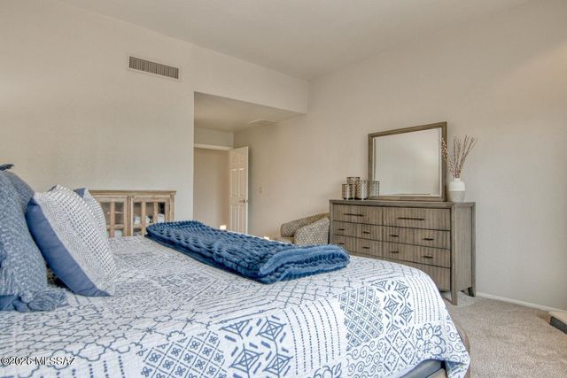 1184 E Camino Diestro, Oro Valley, AZ 85704