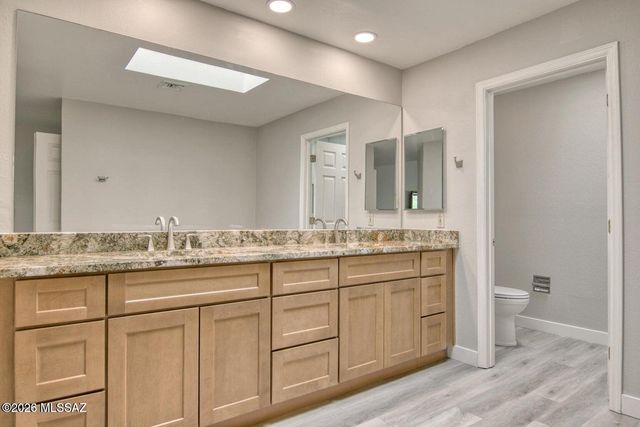 1184 E Camino Diestro, Oro Valley, AZ 85704