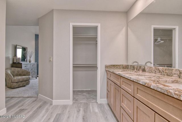 1184 E Camino Diestro, Oro Valley, AZ 85704