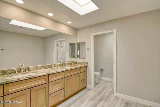 1184 E Camino Diestro, Oro Valley, AZ 85704