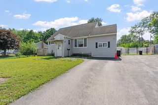 2 Surcingle, Colonie, NY 12205