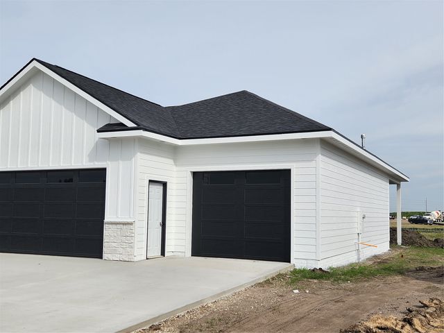 2912 NW Fairfield Court, Ankeny, IA 50023