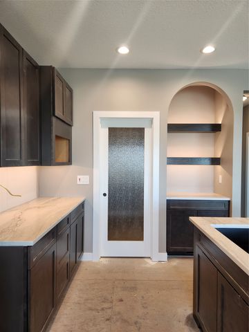 2912 NW Fairfield Court, Ankeny, IA 50023